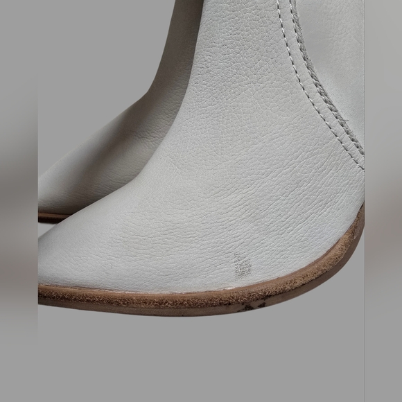 Gianni Bini Darnold Nubuck Block Heel Booties - Picture 5 of 6